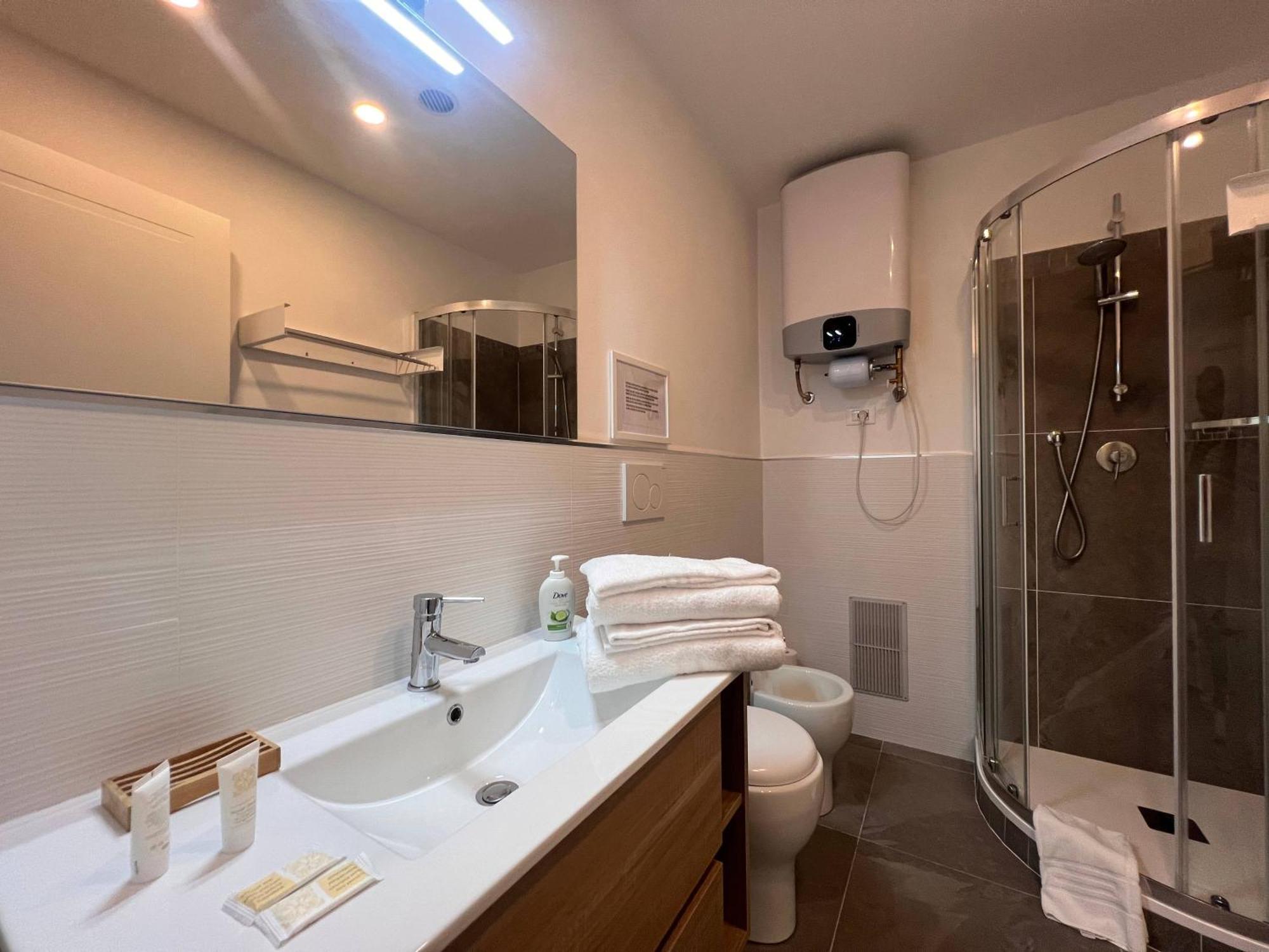 Torre Cantore Suite Генуя Экстерьер фото